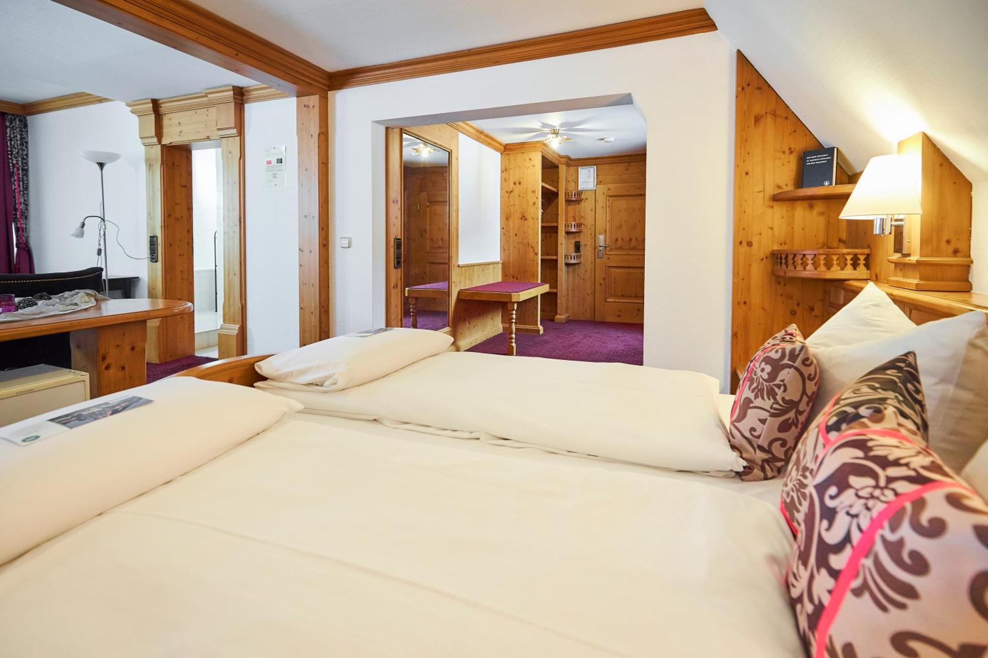 Flair Hotel Vier Jahreszeiten Bad Urach Eksteriør billede