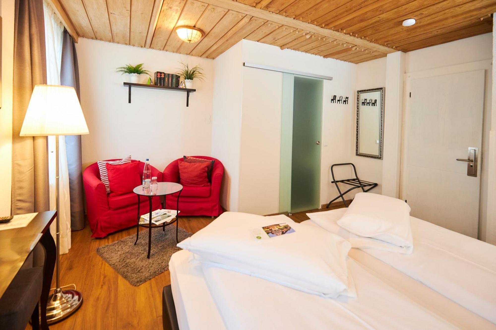 Flair Hotel Vier Jahreszeiten Bad Urach Eksteriør billede